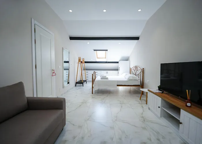 City Center Hideout - Studio Apartment