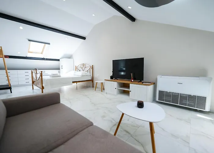 City Center Hideout - Studio Apartment