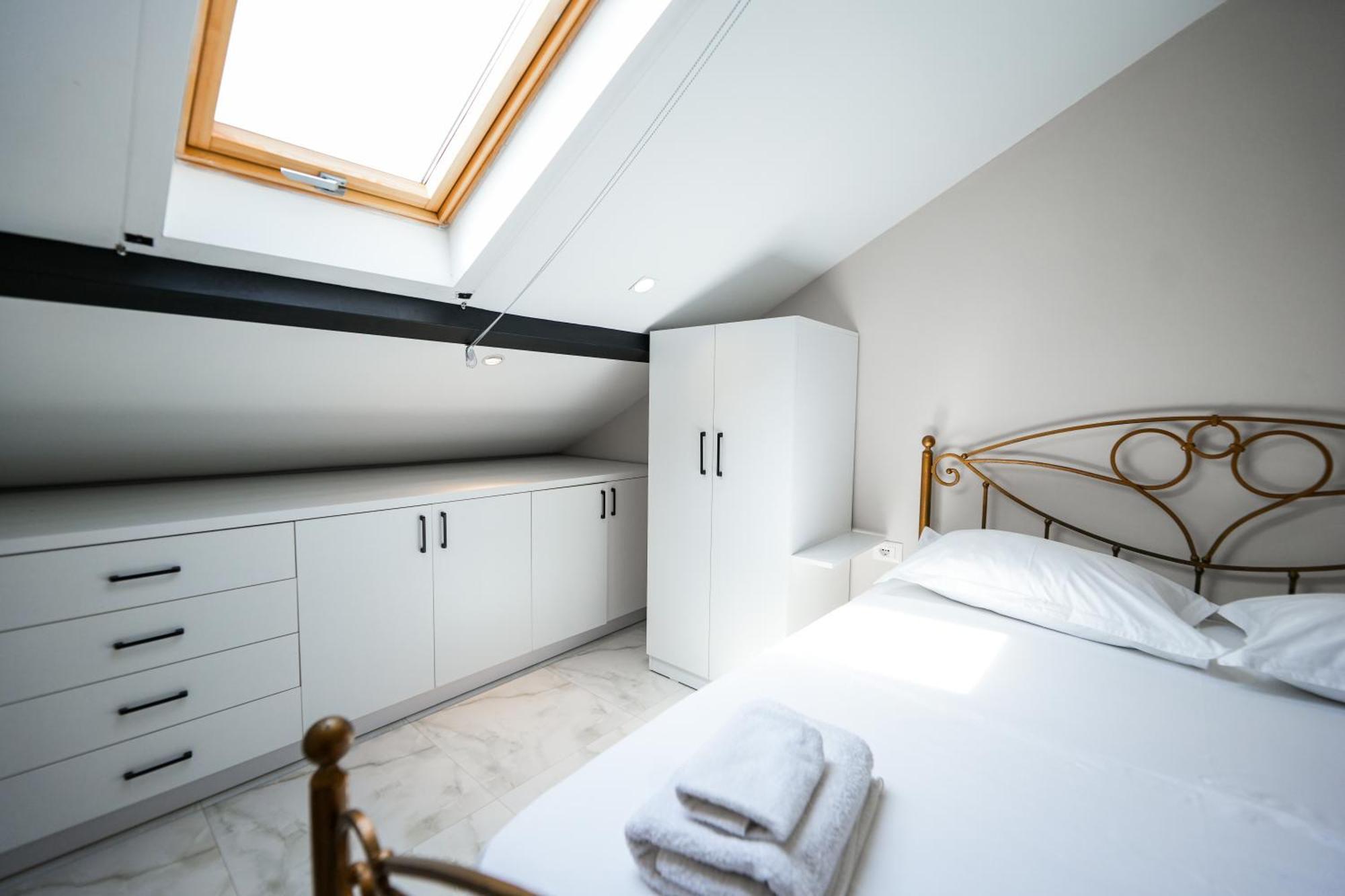 Center Hideout -