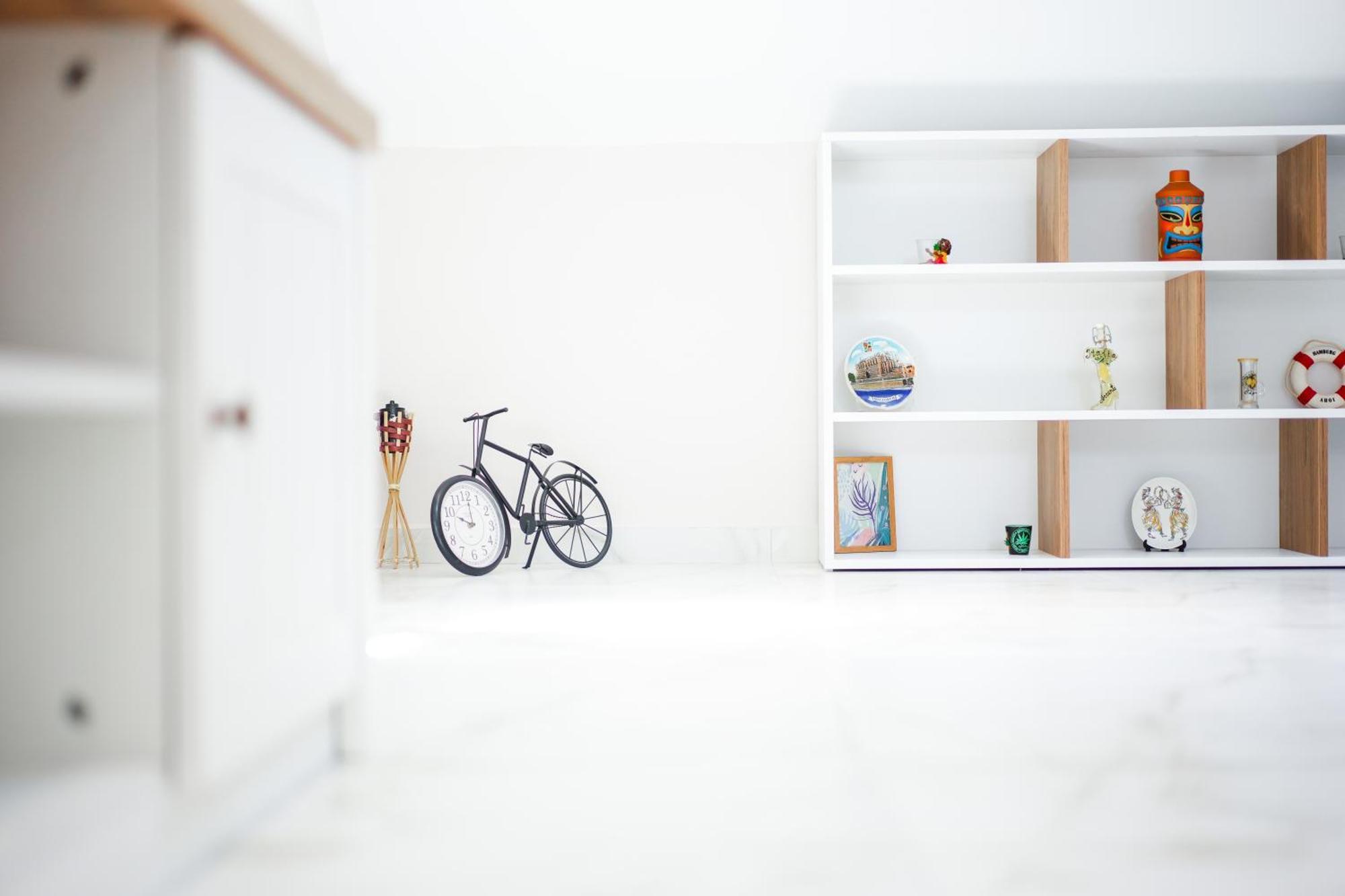 Center Hideout - *
